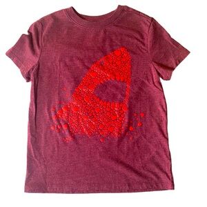 Kids Maroon Valentines Day Shark Graphic T-Shirt Size 6/7